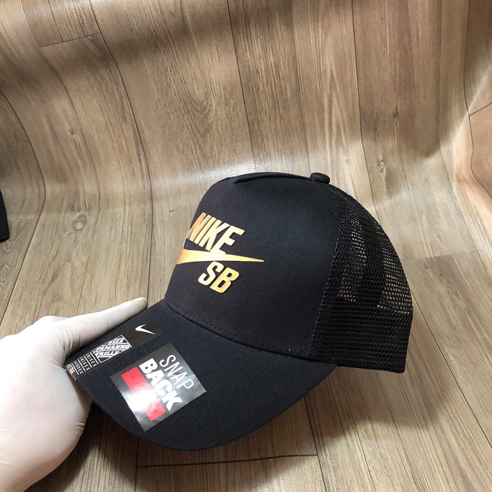 MŨ, NÓN LƯỠI TRAI LƯỚI LOGO NIKE VÀNG IN NỔI