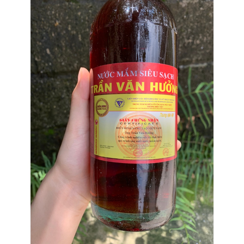 Nước mắm Trần Văn Hưởng loại đặc biệt cốt cô đặc chai sành