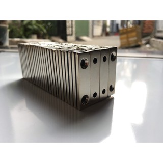 Nam châm cửa gỗ, nam châm trắng hình chữ nhật có lỗ 40x12x4 có 2 lỗ vát (CAM KẾT HÀI LÒNG)