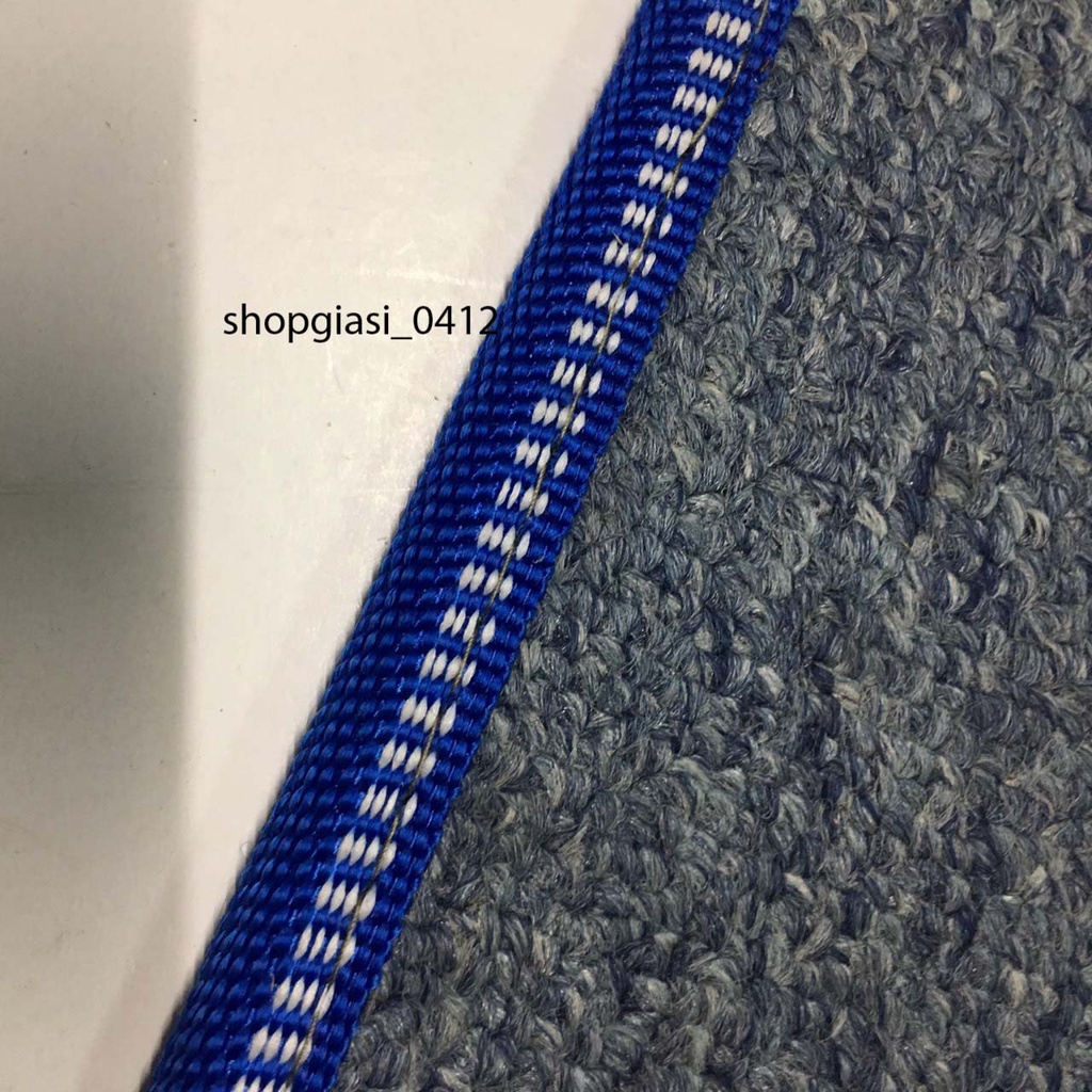 Thảm chống xe máy