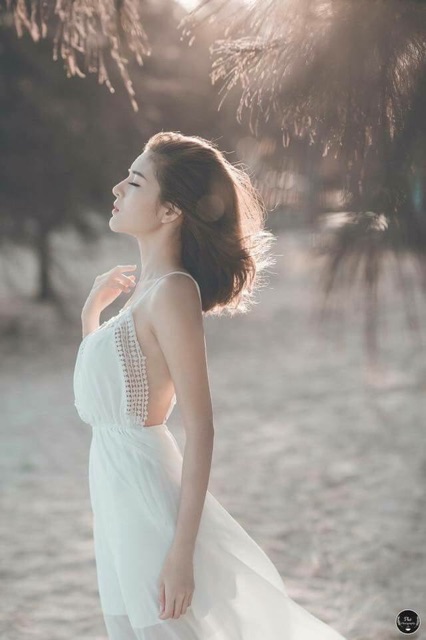 Maxi trắng hở lưng | BigBuy360 - bigbuy360.vn