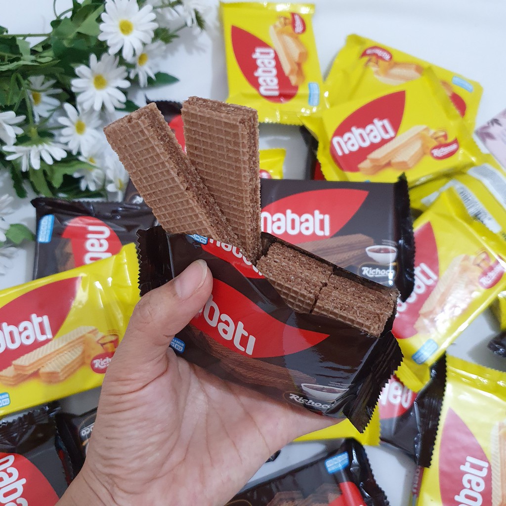 Lốc 10 gói bánh xốp Nabati vị phô mai/chocolate 20g