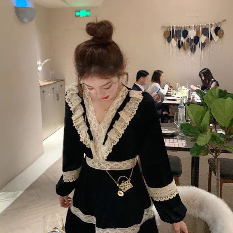 Đầm midi nhung đen dài tay phối ren phong cách retro Pháp nữ tính
