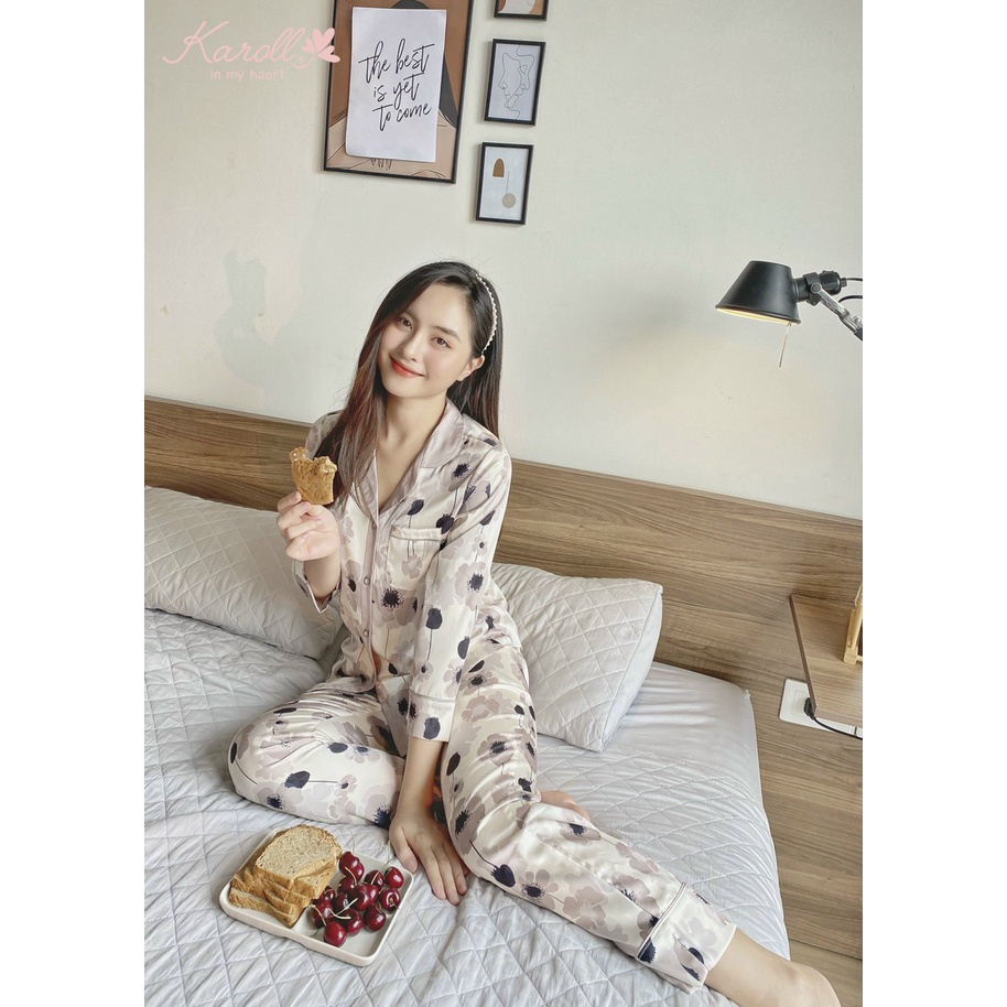 Bộ đồ Mặc nhà chất LỤA KAROLL. SET đồ ngủ pijama Chất Lụa LUXURY cao cấp. Họa tiết hoa trẻ trung phối viền trẻ trung