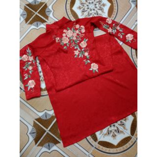 Áo dài gấm đỏ ,trắng, hồng thêu
