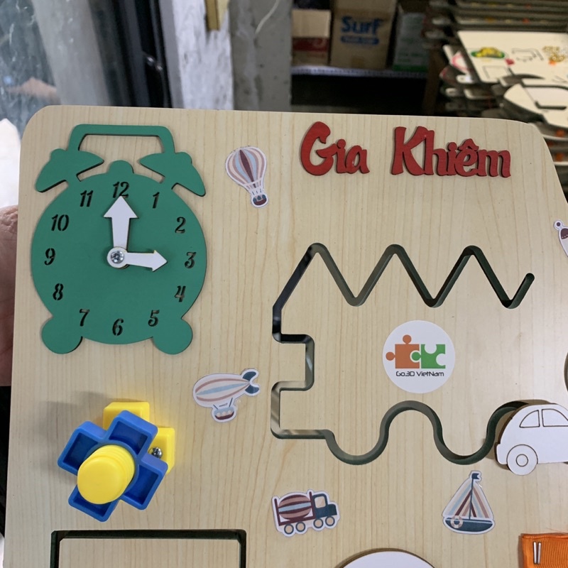 Busy board - Bảng bận rộn hình ô tô cho bé trai 1 tuổi