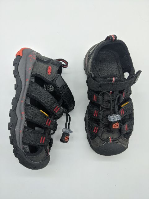Sandal Dư Màu Ghi Cho Bé Trai Chất Liệu Cao Cấp Khô Thoáng Dễ Dàng Làm Sạch Phù Hợp Bé Đi Chơi Đi Học Size 29-30-31
