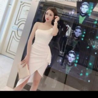 Đầm body trễ vai cực hot