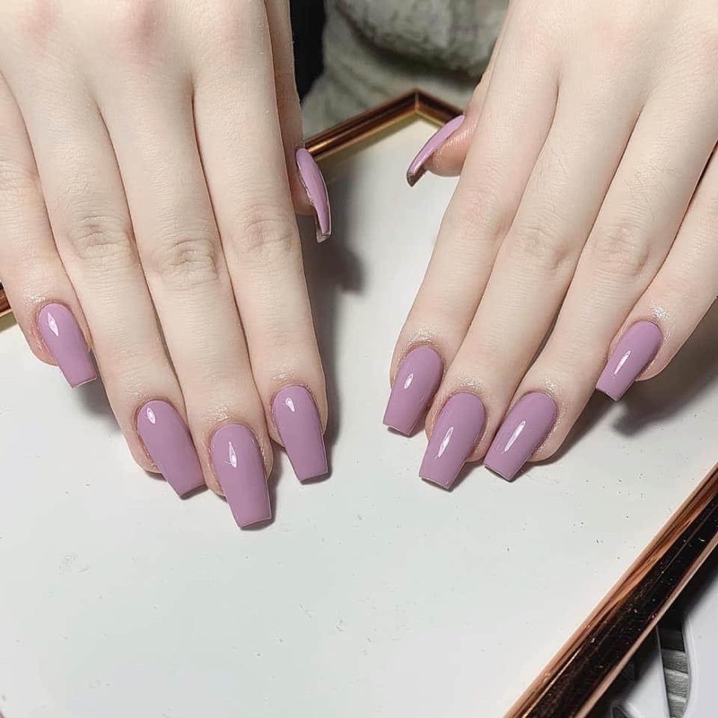Nailbox thiết kế tay tím trơn