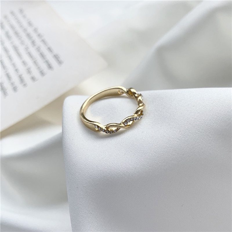 Nhẫn nữ đính đá hình xoắn ốc ngón trỏ đơn giản cocochang Shop