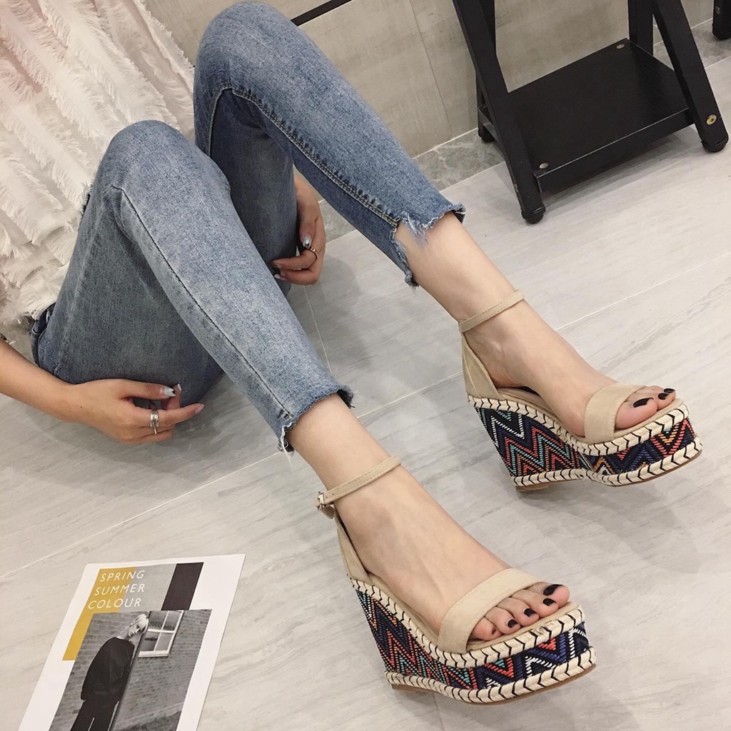 GIÀY ĐẾ CAO HỌA TIẾT BOHO 2021