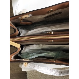 Túi micheal kors auth sale (2 màu :trắng logo, nâu logo)