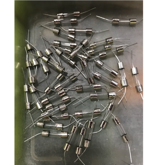 10    cầu    chì    chân    cắm     có    các     số     A    5x200