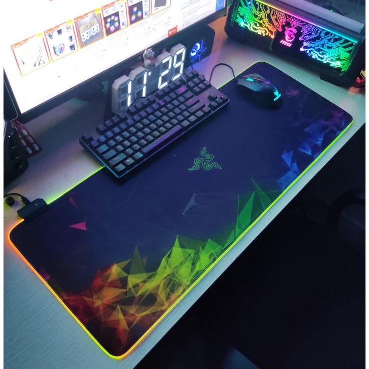 Mouse Pad, Bàn Di Chuột, Lót Đi Chuột Tích Hợp Led RGB Razer Sáng Viền