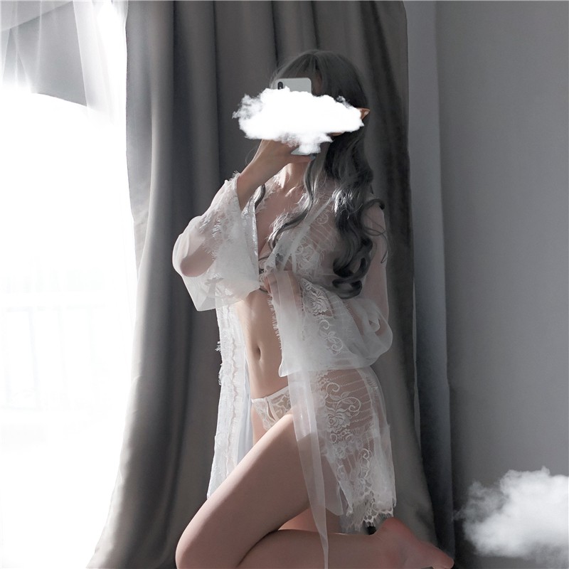 Áo choàng ngủ xuyên thấu kèm đồ lót vạt ren sexy