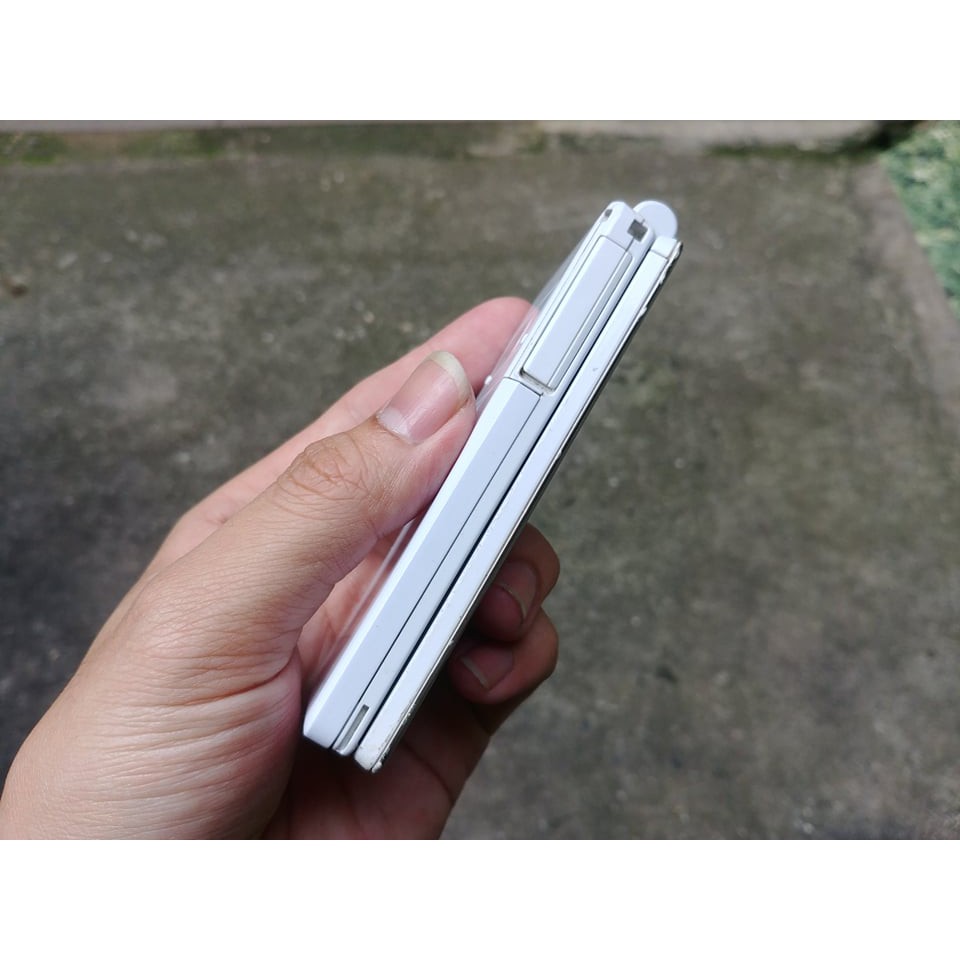Điện thoại NEC N-03D màu trắng