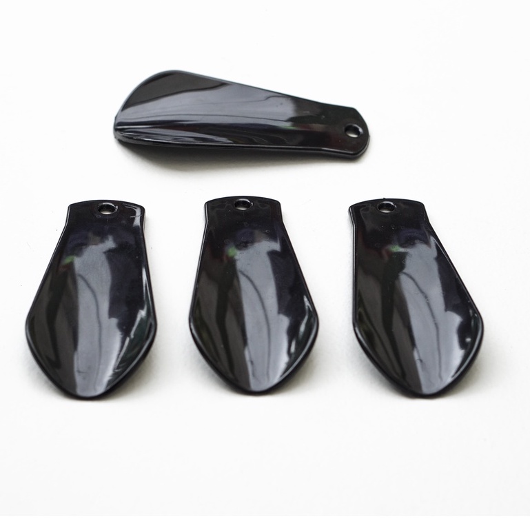 Đón gót giày bằng nhựa mica siêu bền móc khóa tiện lợi