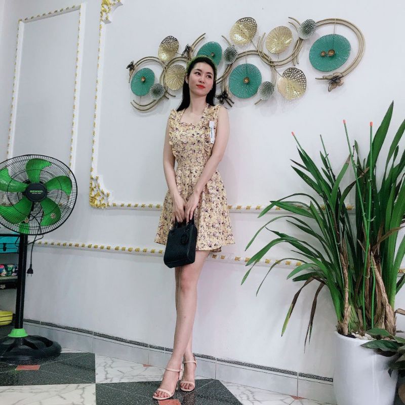 Đầm nữ cổ vuông chất liệu lụa 100D siêu mát (kèm quần đùi) | BigBuy360 - bigbuy360.vn