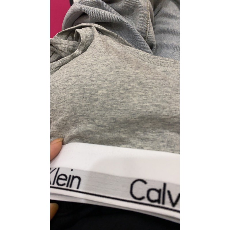 (Có sẵn)Set đồ lót thể thao có mút màu ghi xám quần tam giác hoặc lọt khe | BigBuy360 - bigbuy360.vn