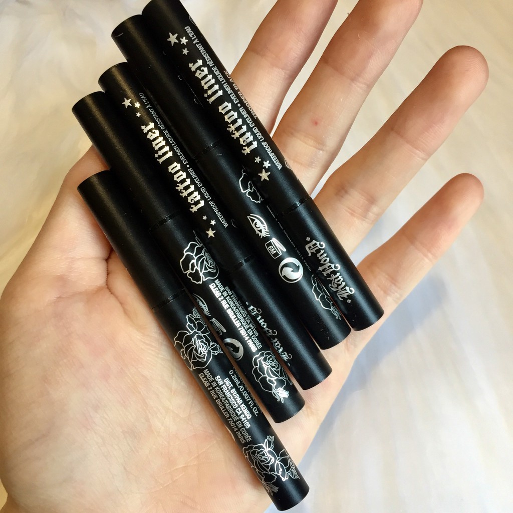 "Cây đũa thần thánh" kẻ mắt nước Kat Von D Tattoo Liner waterproof - Trooper Black 0.2ml (không hộp) | BigBuy360 - bigbuy360.vn