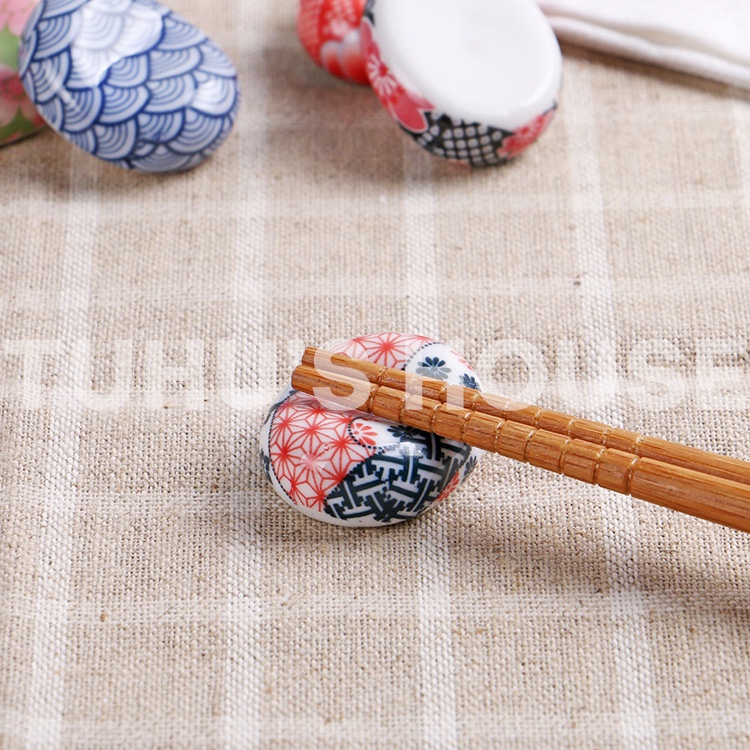 Gác đũa phong cách Nhật Bản bằng gốm sứ, phụ kiện họa tiết Nhật Bản trang trí bàn ăn - TUHUHOUSE