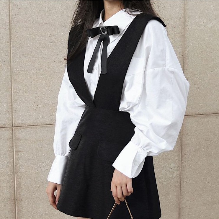 Set Áo Sơ Mi Tay Phồng + Váy Yếm Chữ A (Áo TRẮNG + Váy ĐEN) | BigBuy360 - bigbuy360.vn