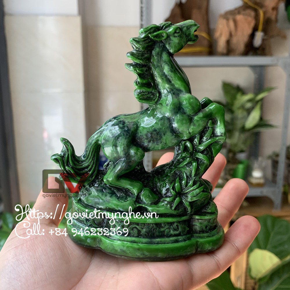 Tượng đá con ngựa trang trí phong thủy bàn làm việc phong thủy phòng khách - Xanh Lục Bích - 12cm