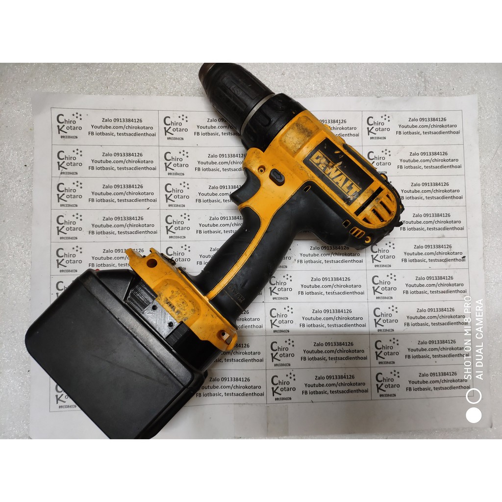 [DIY] Đế chuyển chân khoan, vit Dewalt 18V NiCD/NiMH, Li-ion đầu đút sang dùng pin cài Makita