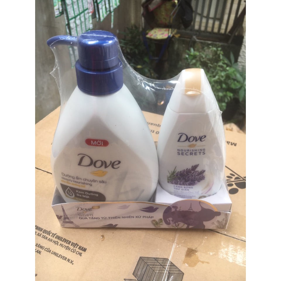 Sữa tắm Dove 530g tặng chai sữa rửa tay có 3 màu trong phân loại | BigBuy360 - bigbuy360.vn