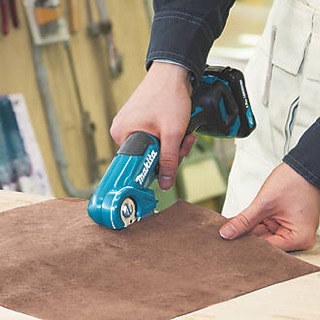 MÁY CẮT MAKITA CP100DZ