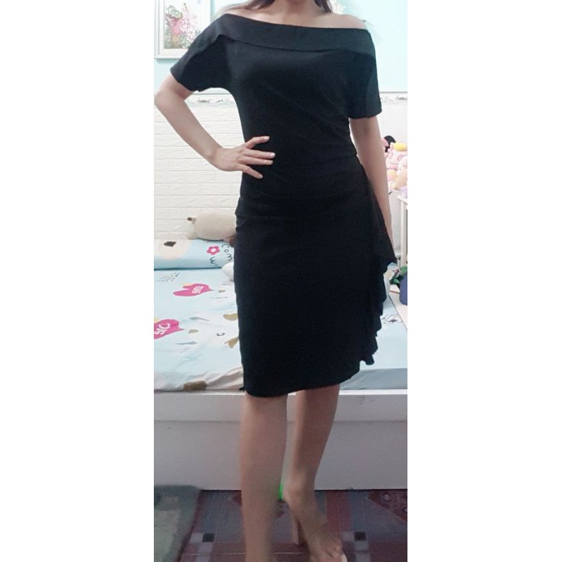 Thanh lý đầm body size M màu den chất thun
