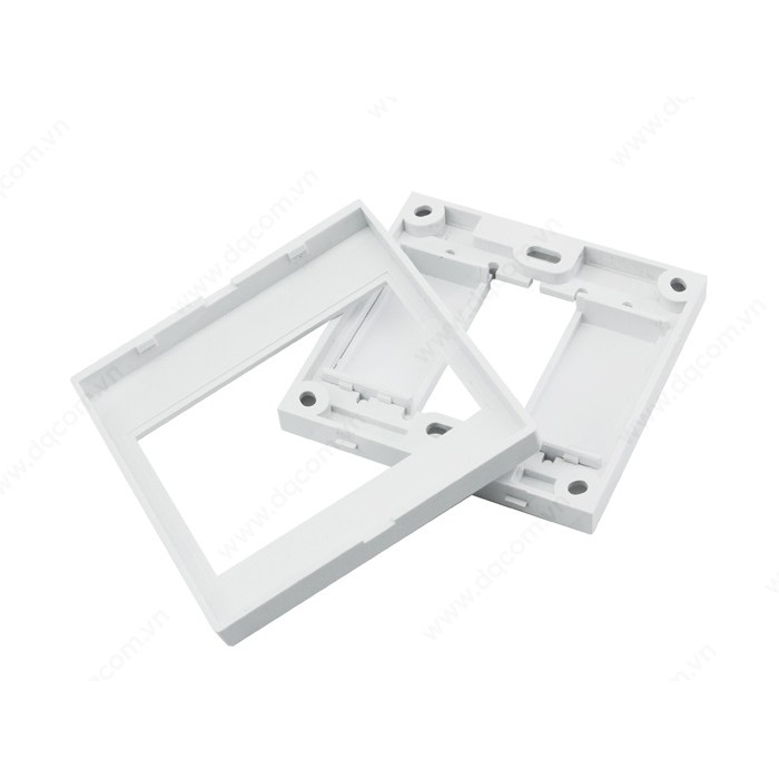 Mặt nạ âm tường ba socket Ugreen 20316