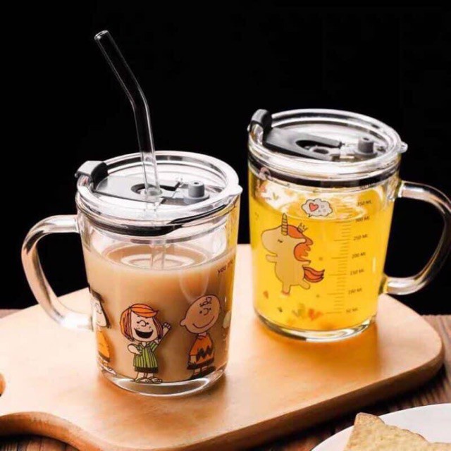 Ly thủy tinh chia vạch ml kèm ống hút và nắp chống tràn