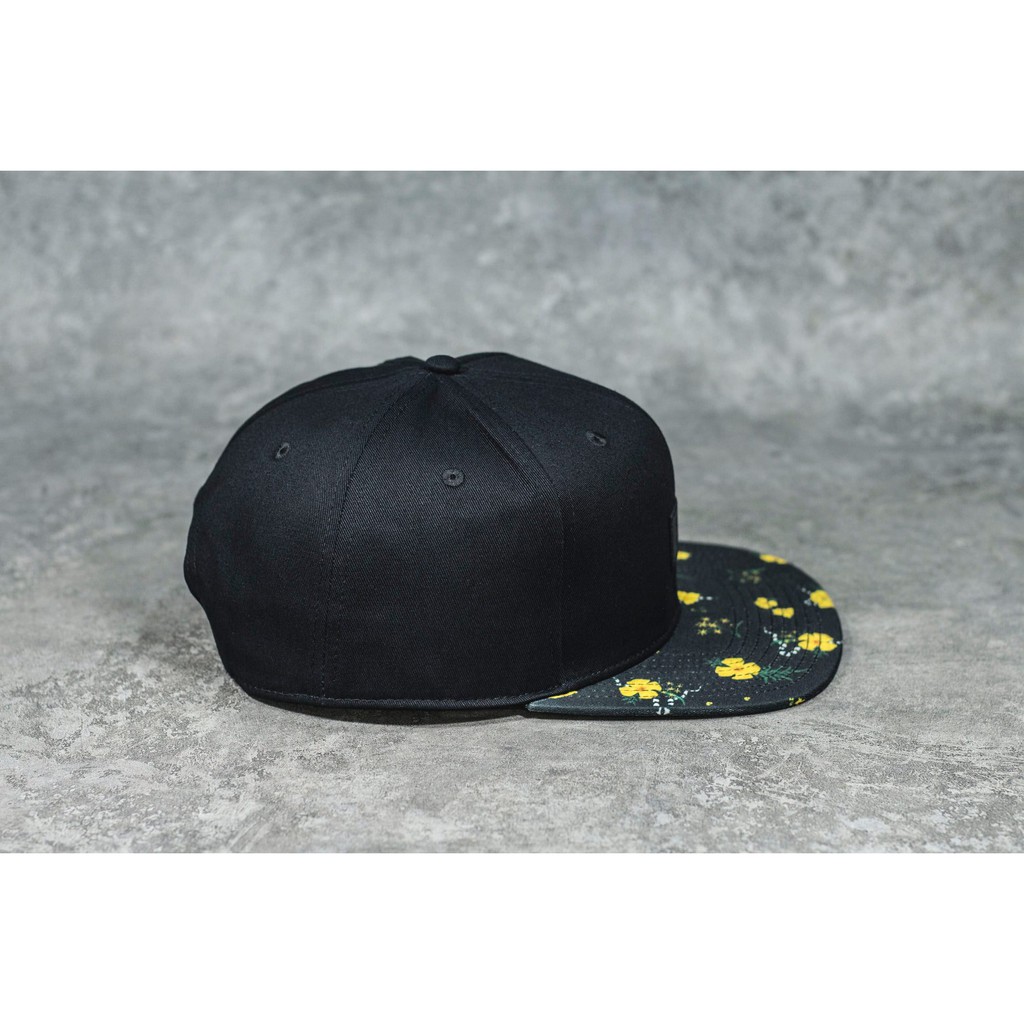 Nón Vans Đen Lưỡi Hoa [Snapback]