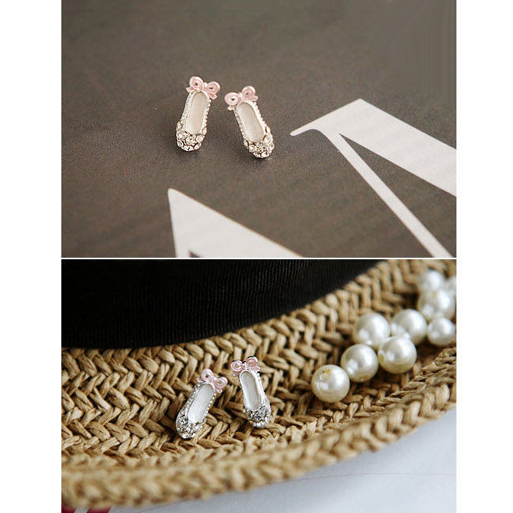 Bông tai hình giày ba-lê đính nơ xinh xắn