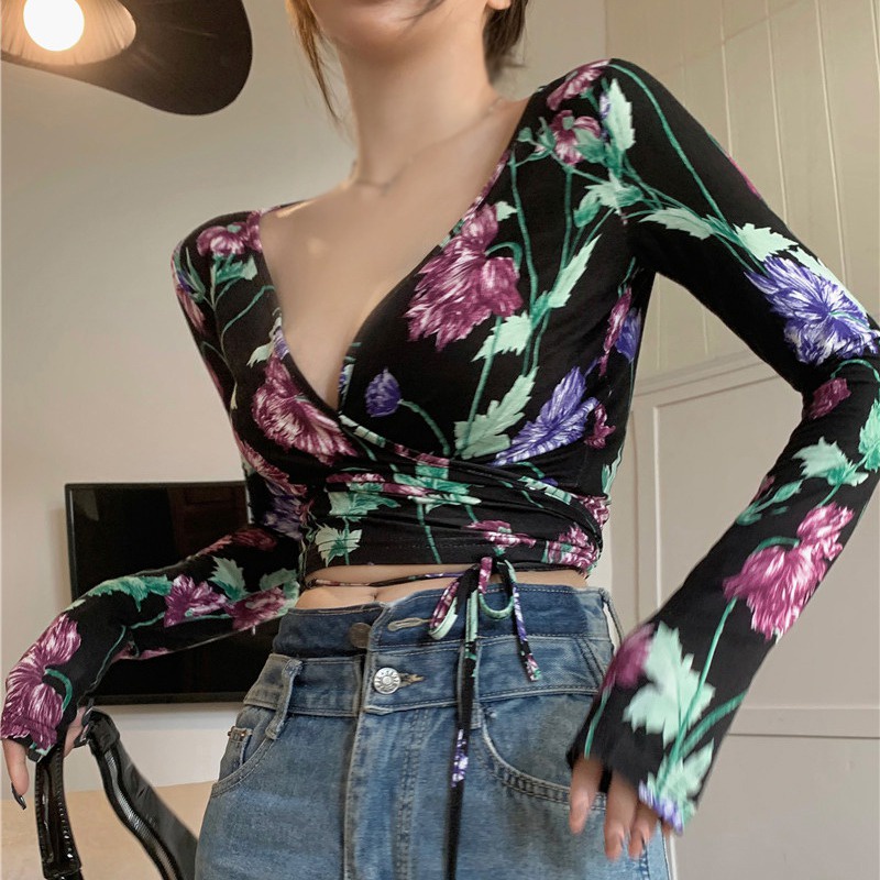 Áo Croptop Tay Dài Cổ Chữ V In Họa Tiết Hoa Nhí Xinh Xắn Thời Trang Phong Cách Hàn Quốc Cho Nữ