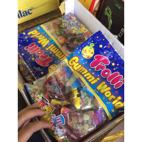 ( Bán sỉ ) Thùng 8 gói Kẹo dẻo Trolli Gummi World 230gr