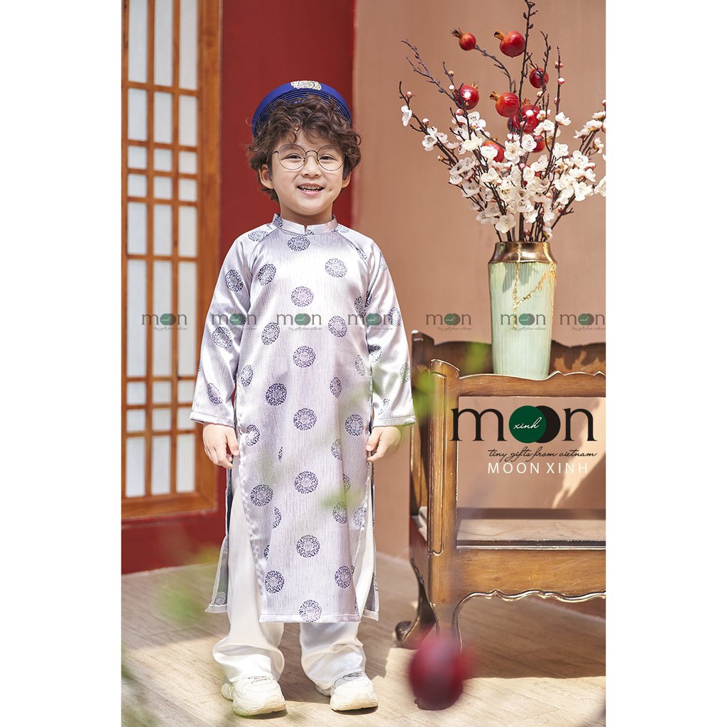 Áo dài tết cho bé trai VNS 335  của Moon Xinh Họa tiết chữ Phúc may mắn Màu ghi Chất gấm lụa mát, sóng vải