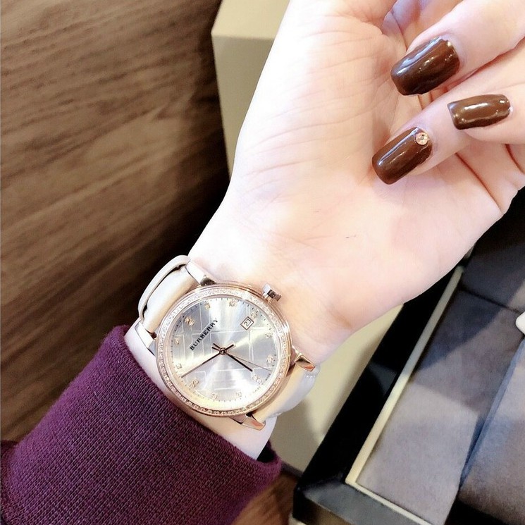 Đồng hồ nữ Burberry dây da cao cấp, viền đính đá, tặng box thẻ bảo hành 12 tháng - Đồng hồ BBR (burbery) MTP-STORE MTP-S | BigBuy360 - bigbuy360.vn