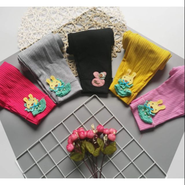Quần legging đính hình thỏ so cute cho bé gái