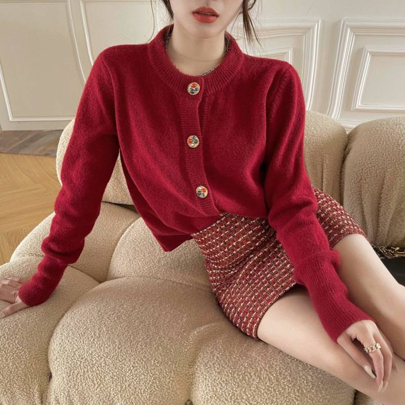 Bộ Áo Khoác Cardigan Dệt Kim Màu Đỏ Phối Chân Váy Kẻ Sọc Kiểu Retro Thời Trang 2021