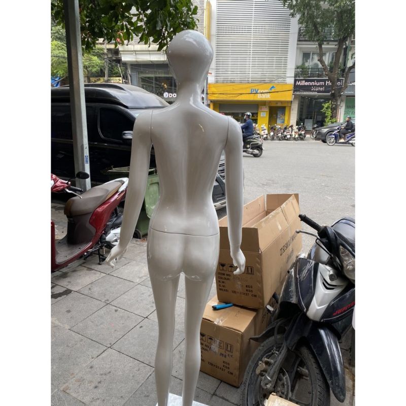 Manocanh nữ mái vát,môi đỏ - canh nữ cả người cao 1.7m,màu trắng,chất liệu nhựa bọc thạch cao,hàng loại 1