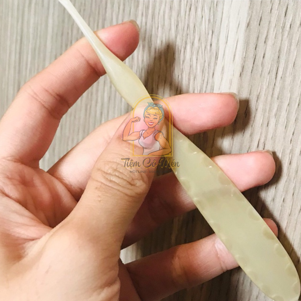 Dụng cụ lấy ráy tai bằng sừng, giúp tai luôn sạch