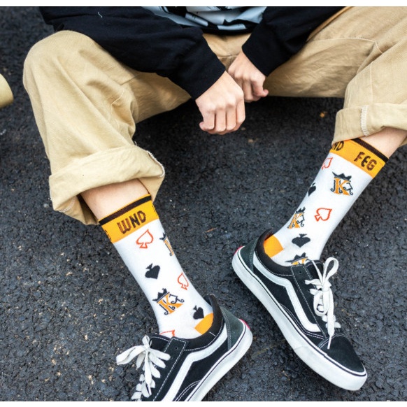 Vớ cổ cao Nam Nữ thời trang đường phố phong cách thể thao, năng động.