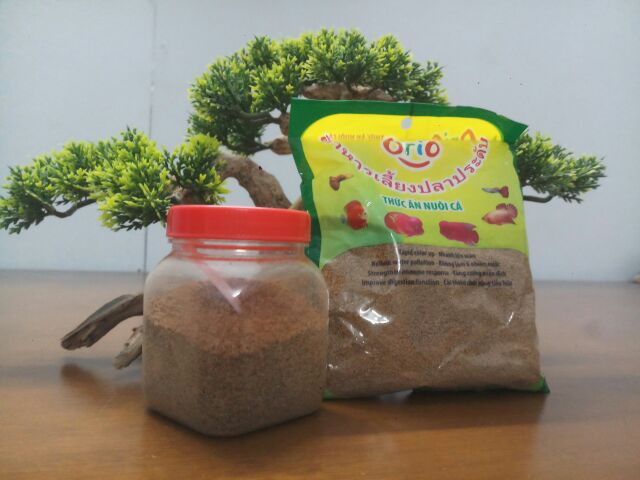 Thức ăn cho cá. Cám thái.