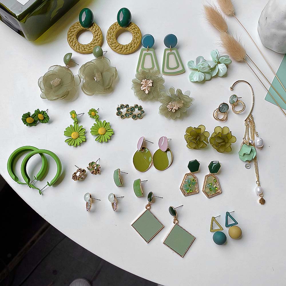 Đôi hoa tai thiết kế sành điệu trẻ trung cho nữ