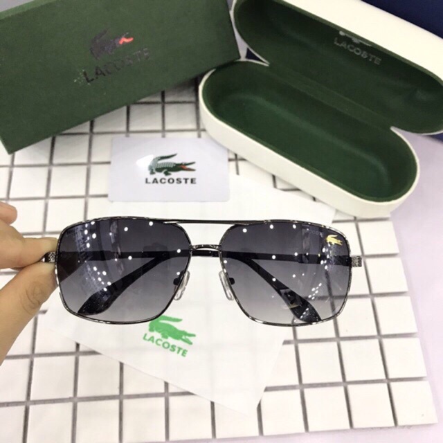 Kính nam Phom vuômg đẹp