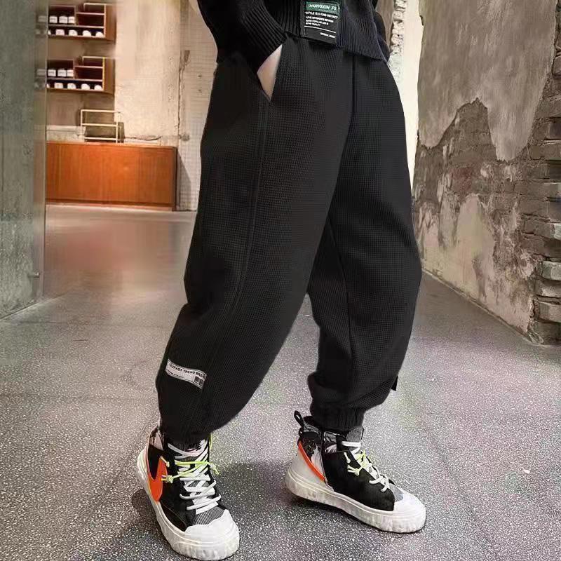 Quần dài thể thao form rộng thoải mái thời trang cá tính cho bé trai