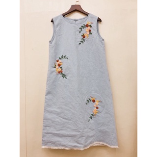 Đầm linen tưng premium thêu tay