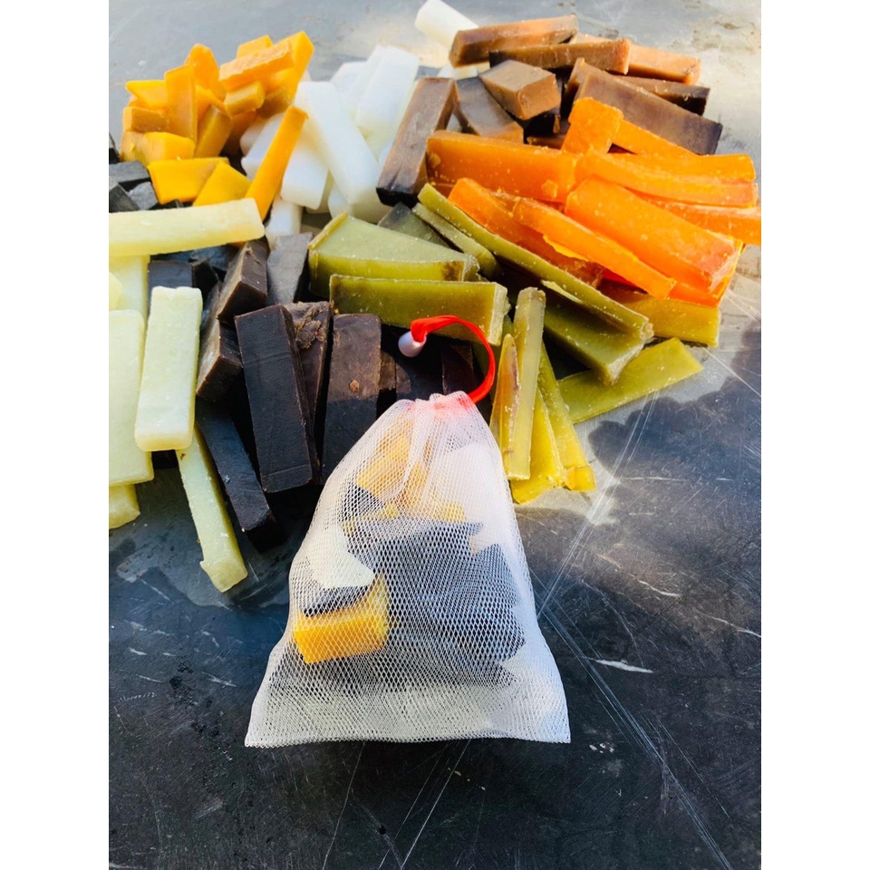 Vụn xà bông sinh dược chiết xuất từ thiên nhiên, Hộp 1kg - Tặng kèm 2 túi lưới tạo bọt